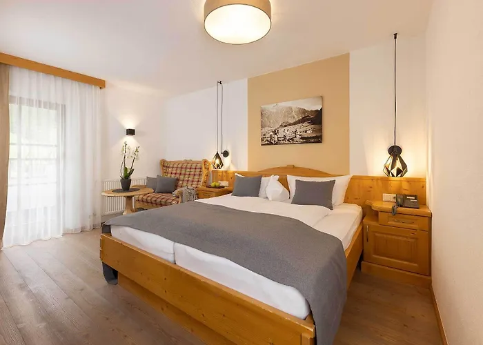 艾克特弗帕纳罗玛丹尼尔酒店 4* 索滕斯